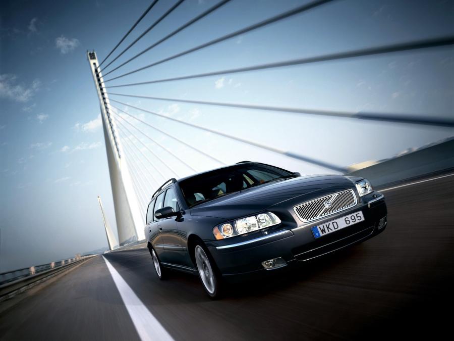  Volvo V70 2005 года  (фото 12 из 17)